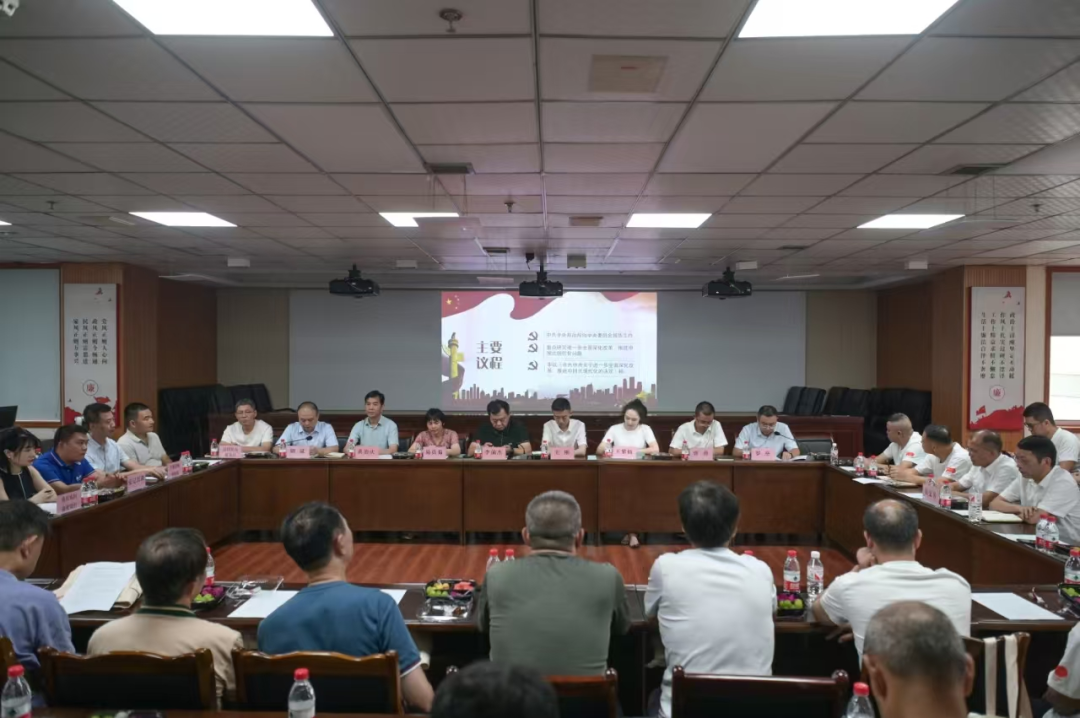 重庆军航律师事务所赵庭彬律师受邀参加金山街道“八一”建军节座谈会
