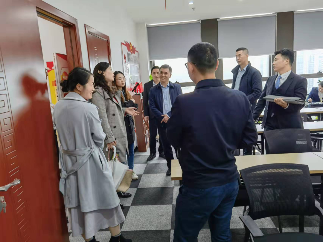 两江新区劳动仲裁院仲裁员应邀为重庆军航律师事务所调解员开展劳动争议纠纷调解培训